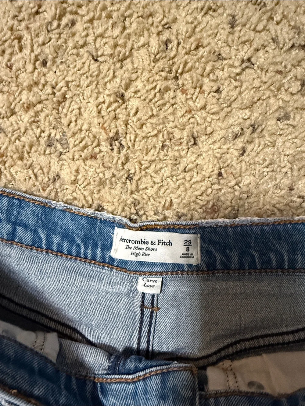 Abercrombie & Fitch Light Blue Frayed Hem Denim Mom Short High Rise Curve Love - Picture 3 of 3